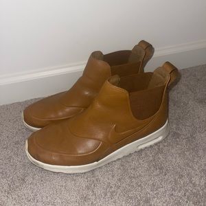 Nike Air Max Thea Mid Chelsea Boot
